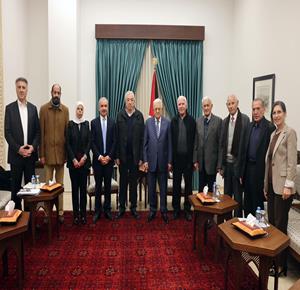 الرئيس محمود عباس، خلال استقباله لجنة متابعة الانتخابات المحلية